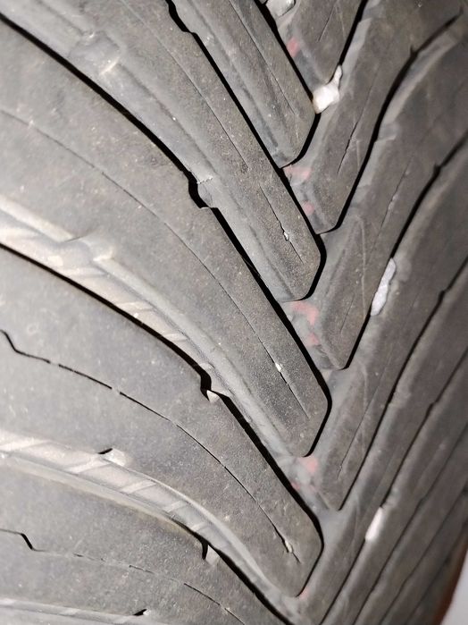 Bridgestone 235 55 R18