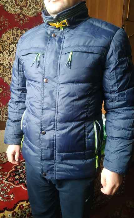 Продам зимову куртку