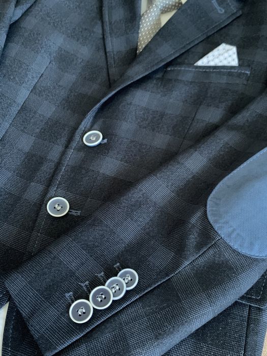 Шкільний костюм в чудовому стані, на 6-8 років