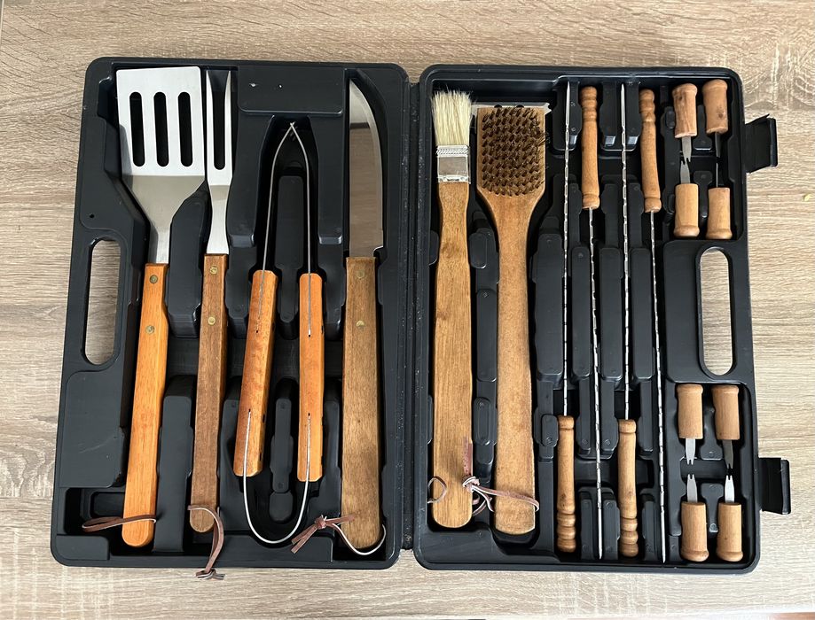 Zestaw do grilla w walizce