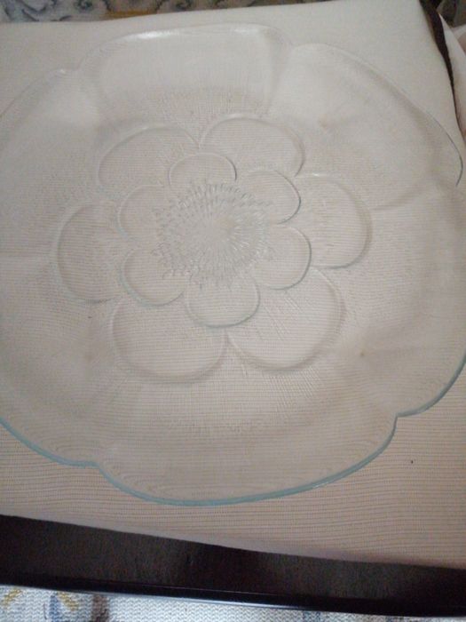 Prato e saladeira, em pyrex