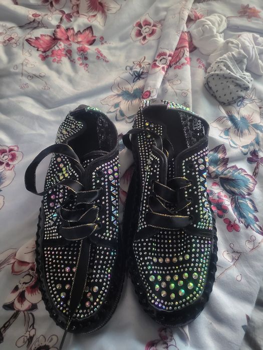 Buty z cekinami 44