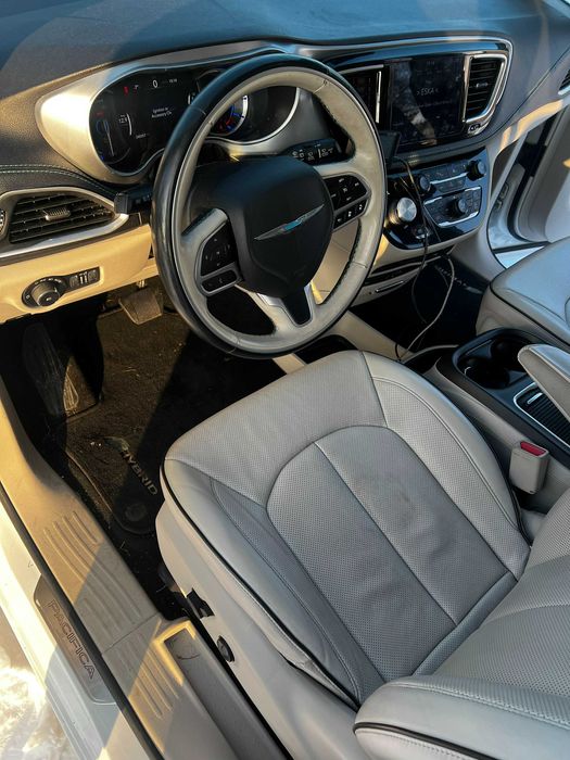 Chrysler pacifica 2018r. hybryda plug-in wersja limited