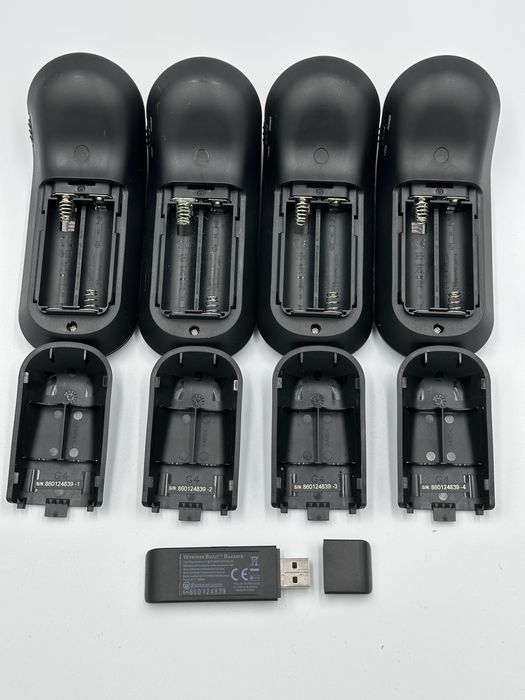 Piloty Buzz! Buzzery Świat Quizów + Dongle USB + Worek - PS3