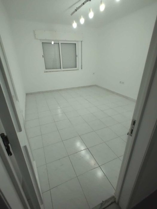 Aluga se T1 renovado