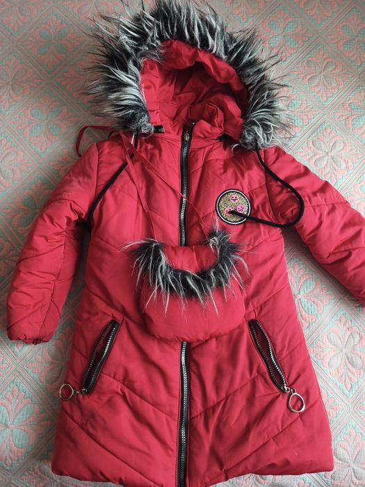 Продам зимову куртку на дівчинку