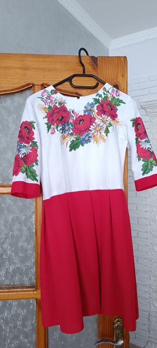 Сукня вишита,машина вишивка