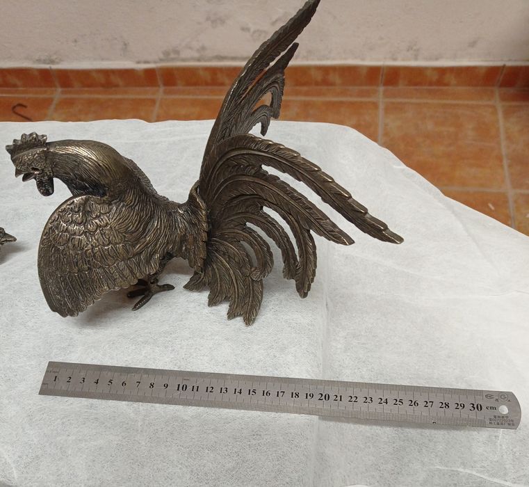 Galos de luta em metal