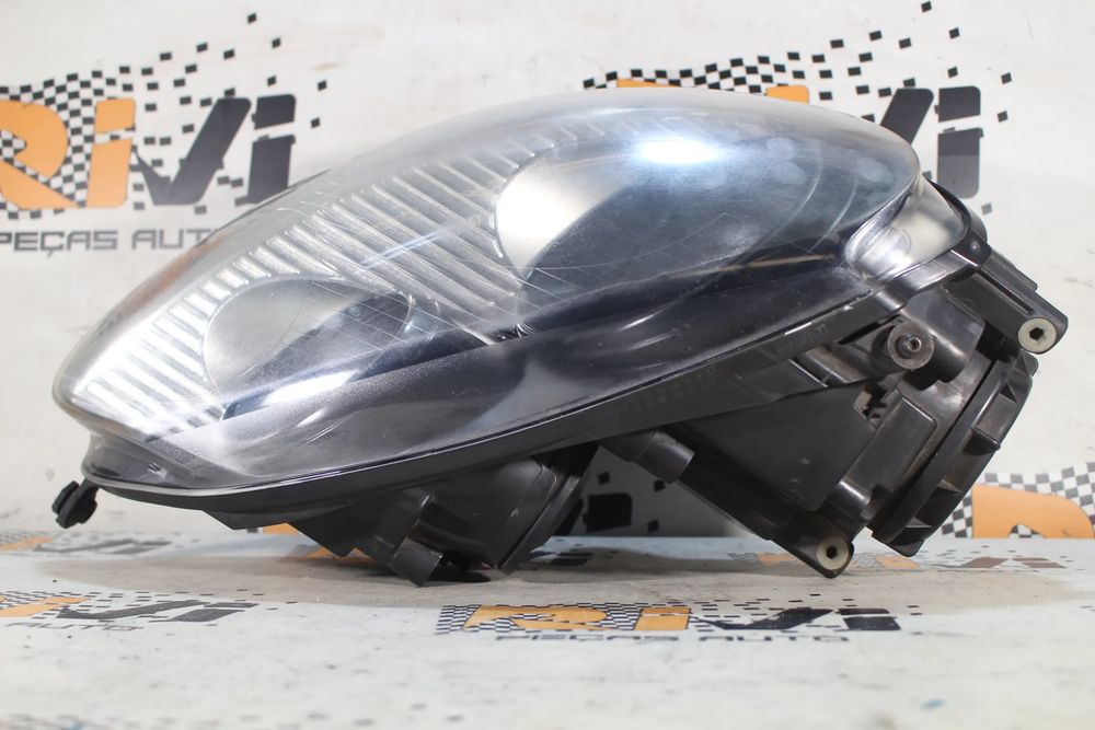 Ótica / farol direita VOLKSWAGEN Golf V (1K1)