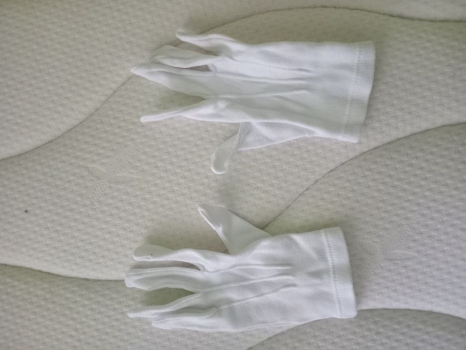 Luvas brancas de pano Pupilos