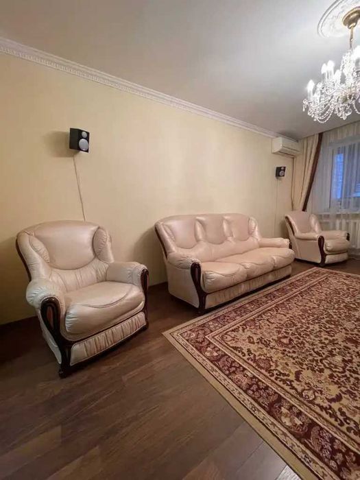 Продам 3к квартиру Тополь-1 Хороший кирпичный дом Правый берег