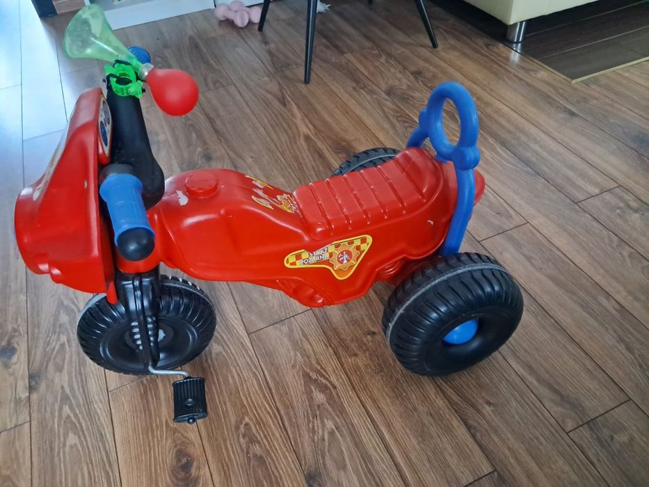 Motorek/rowerek  trójkołowy na pedały
