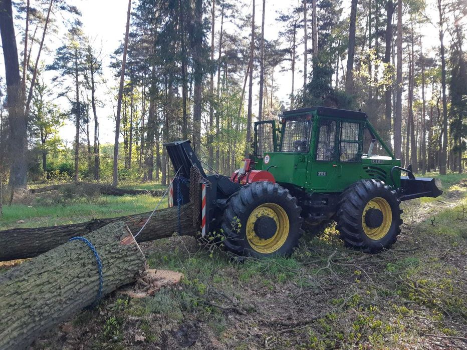 Ciągnik leśny Lkt 81 Turbo