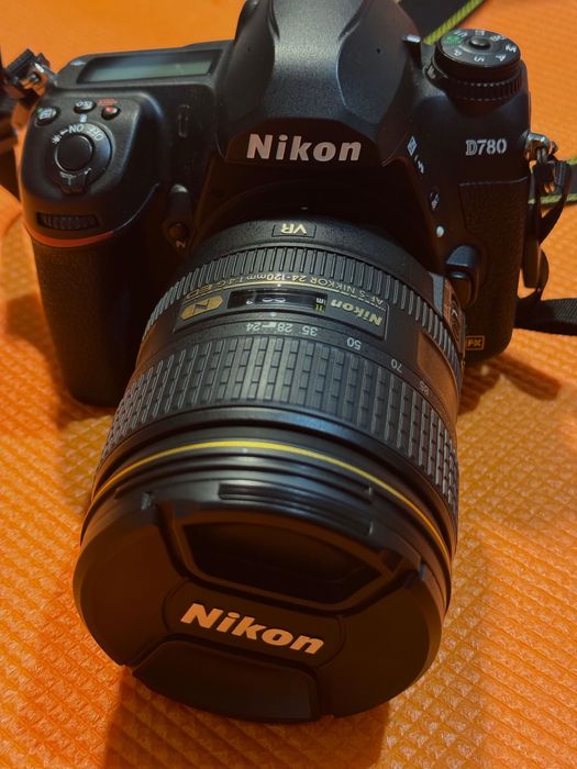 Máquina Fotográfica NIKON D780 + AF-S 24-120MM F4G ED VR (Full-Frame)