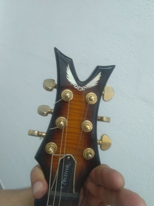 Guitarra elétrica Dean Deciever - Les Paul