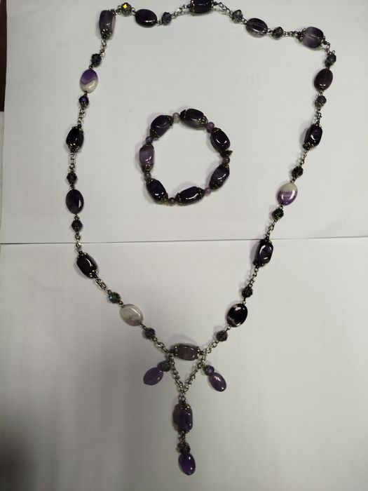 Элегантный комплект украшений из натурального аметиста (колье и брасле