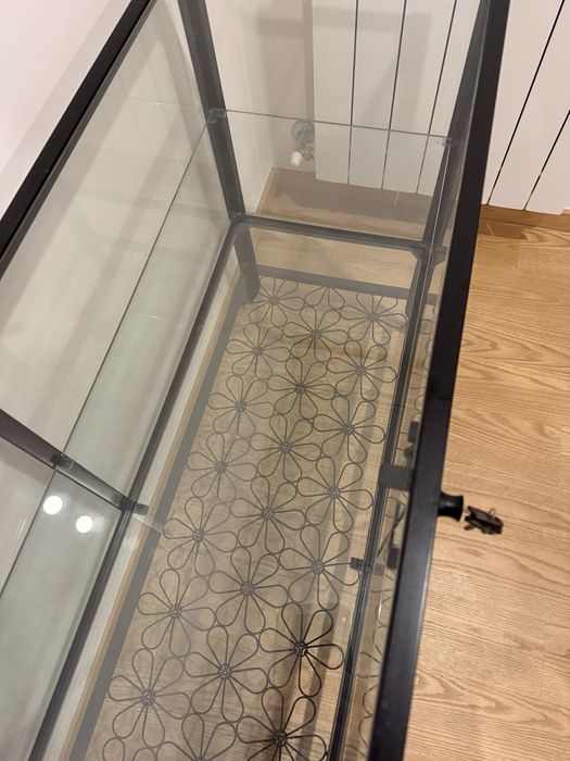 Vitrine de vidro e metal 120×80×45 cm – bom estado