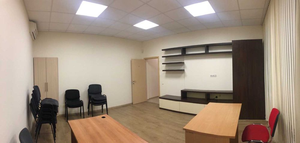 ІНТЕРНЕТ Є ЗАВЖДИ! Офіс 28 м2 на Подолі. Перший поверх. МЕТРО 7 хв.