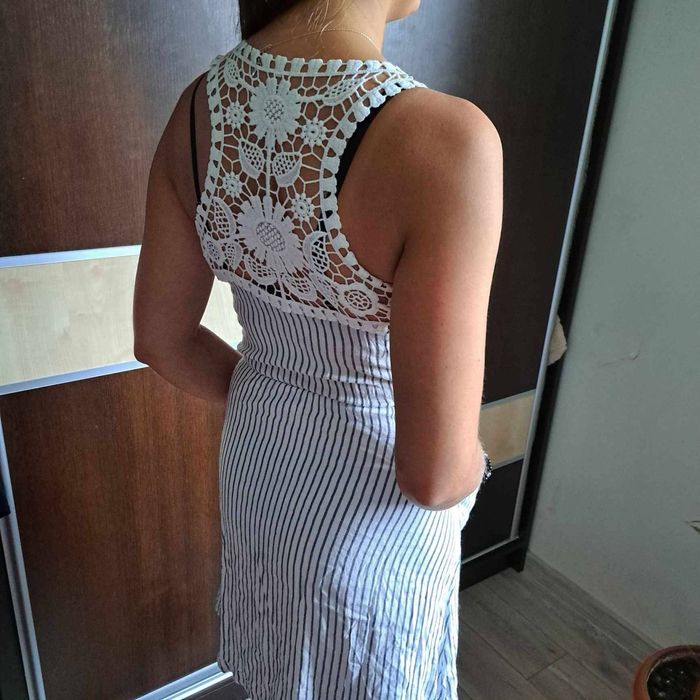 Sukienka w paseczki Zara s m