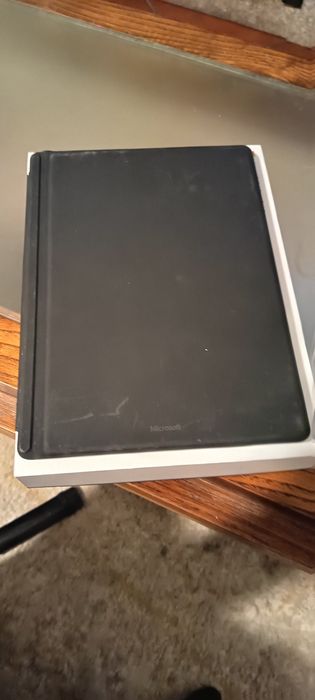 Microsoft surface pro 9 em estado impecável.