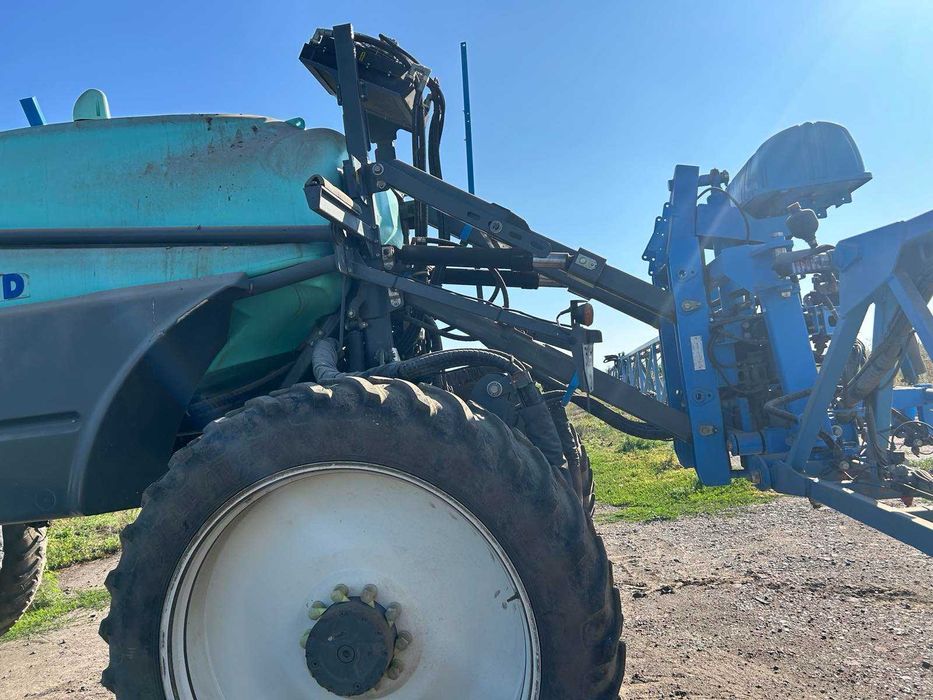 Самохідний обприскувач Berthoud Raptor 4240 HVH