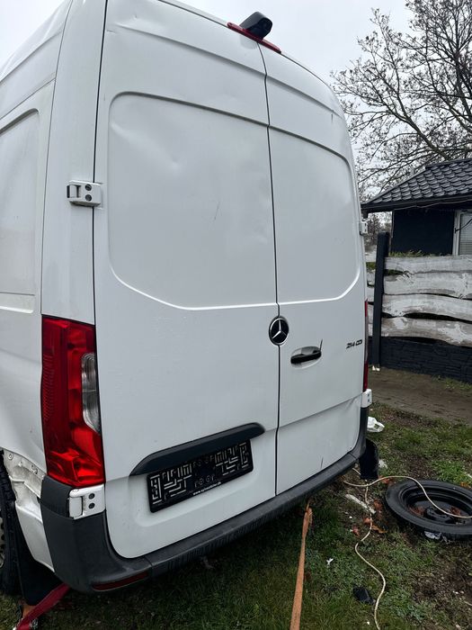 Mercedes Sprinter 910   drzwi tył
