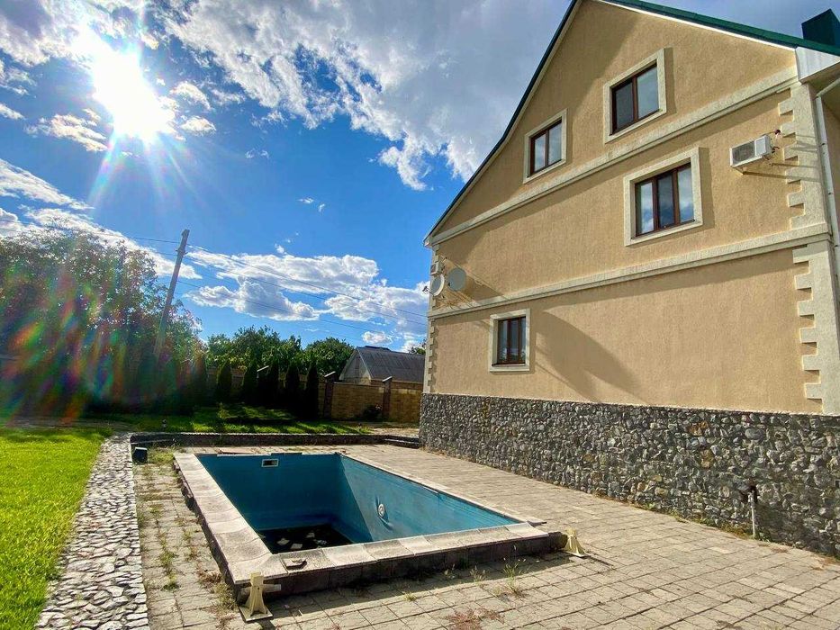 Прдам великий будинок в Діівка1
