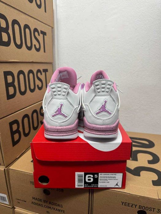 Женские кроссовки Nike Jordan 4 "White/Pink Oreo" 36-40