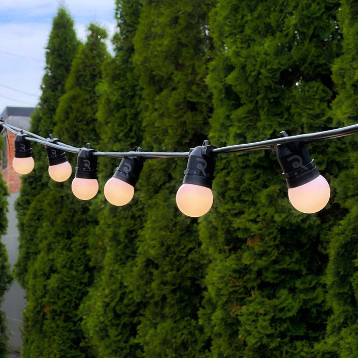 Качественная гирлянда для улицы.