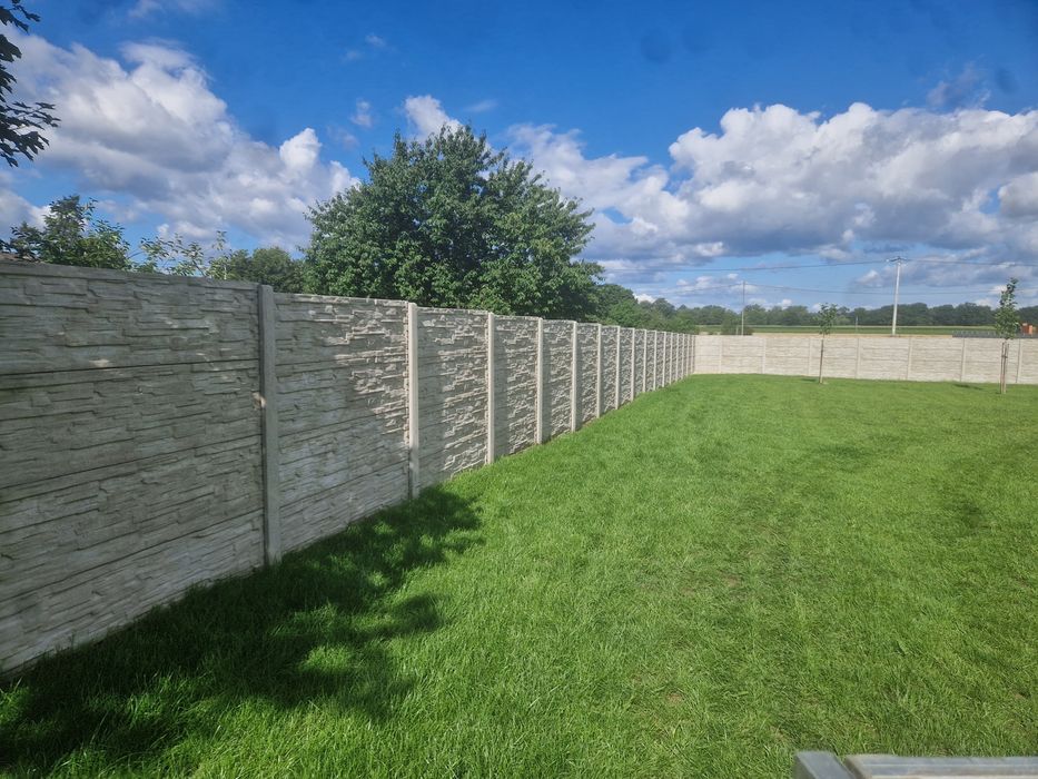 Ogrodzenia betonowe. montaż.transport.beton