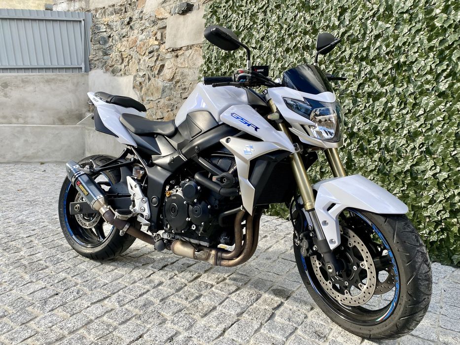 Suzuki gsr 750cc