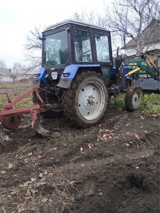 МТЗ 80 з куном та плугом