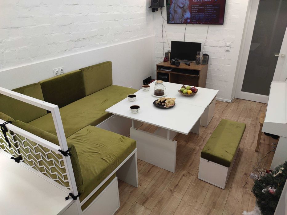 Набір: диван, ліжко, стіл, 4 пуфа, подушки. 9 меблів в одному!