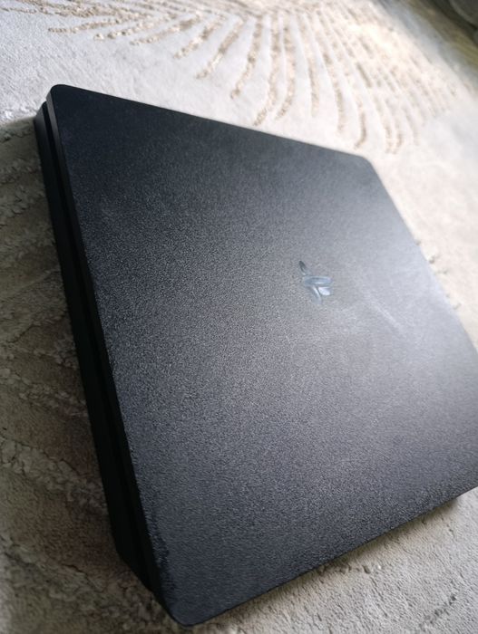 Konsola ps4 + kabel zasilający