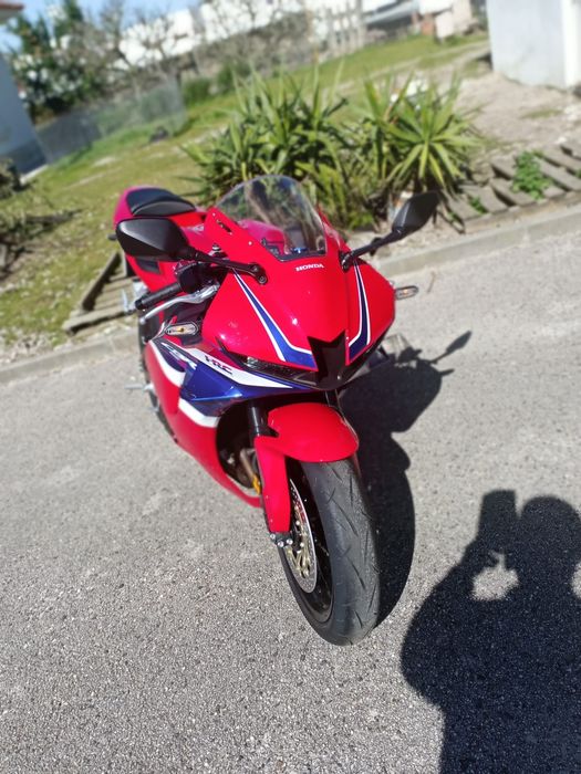 Vendo Honda CBR 600rr 08/25 - de origem