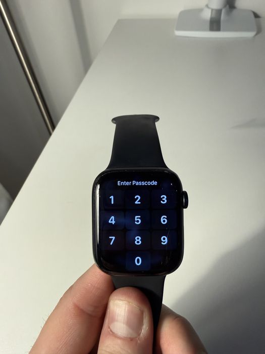 Apple Watch Series 8 (45mm, GPS) Midnight Aluminum — zestaw z pudełkiem