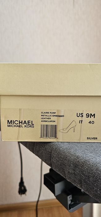 Michael Kors шкіряні туфлі срібні човники лодочки 39-40 р
