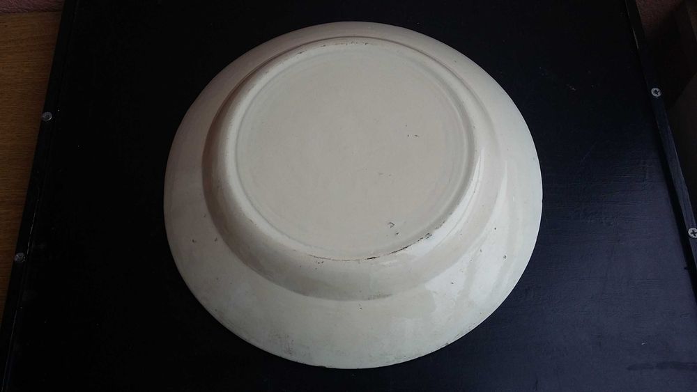 Prato grande em faiança portuguesa motivo floral pintada a mão