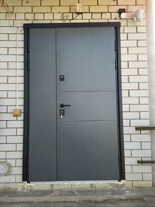 Дверь входная Элит класса в квартиру