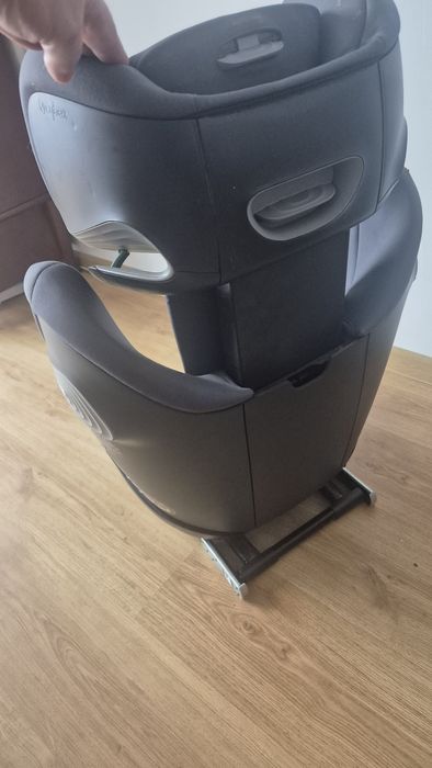 Fotelik Cybex Solutin idealnym stanie.