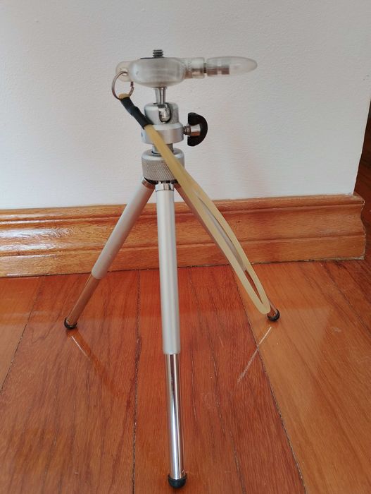 Mini tripé adequado para câmaras fotográficas