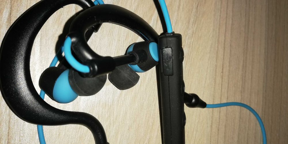 Słuchawki dokanałowe ART AP-B23 BT z mikrofonem