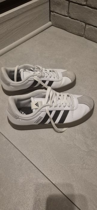 Buty sportowe damskie
