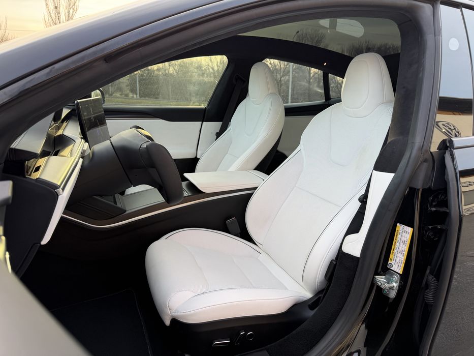 TESLA PLAID 2024 1033 к.с.