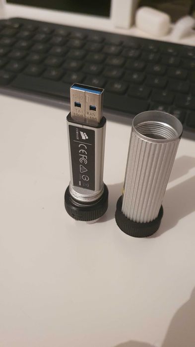 Pendrive Corsair Survivor 128GB