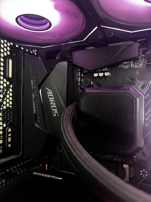 Komputer Gamingowy RTX 5070 MSI Gaming Trio + Ryzen 7 5800X + AIO 360 + 32GB | Jak nowy