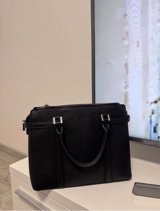 Продам сумку Guess