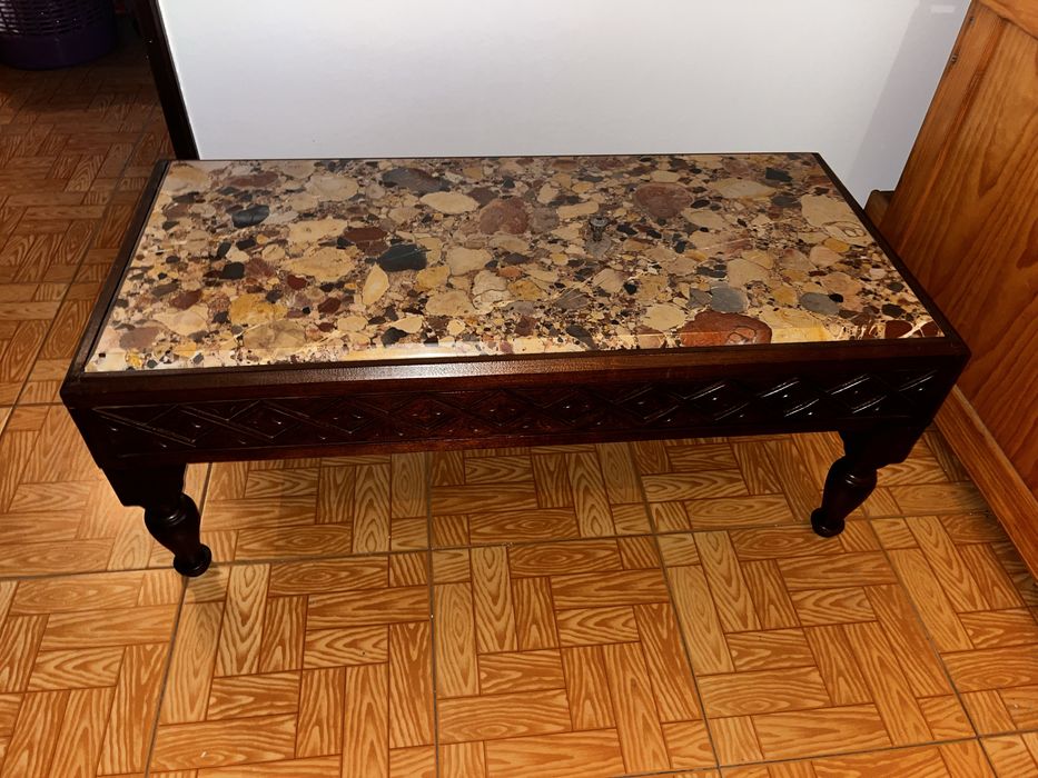 Mesa de apoio - recheio de casa disponivel