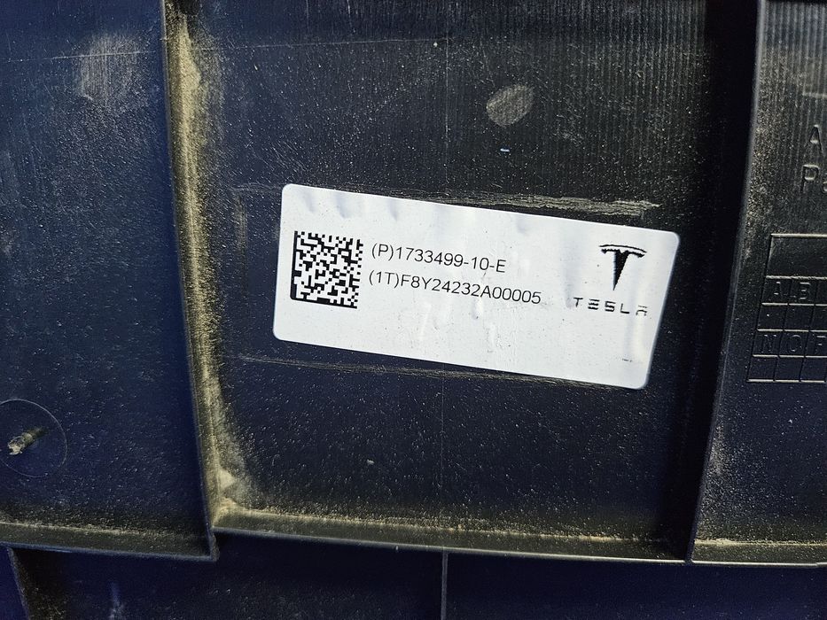 TAPICERKA bagażnika TESLA Model 3 lift tylnej klapy podbitka tył oem