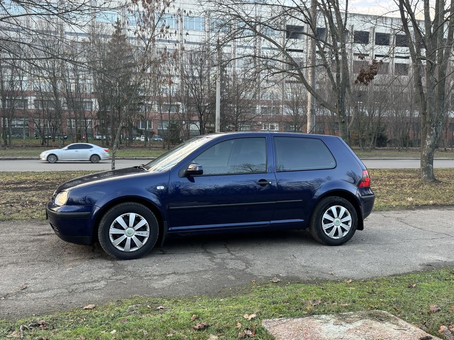 Продам Volkswagen Golf 4 1.4mpi